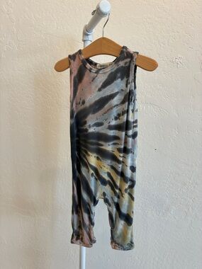 Fairwell Tie-Dye Sleeveless Baby One-Piece in Black, Pink, Yellow